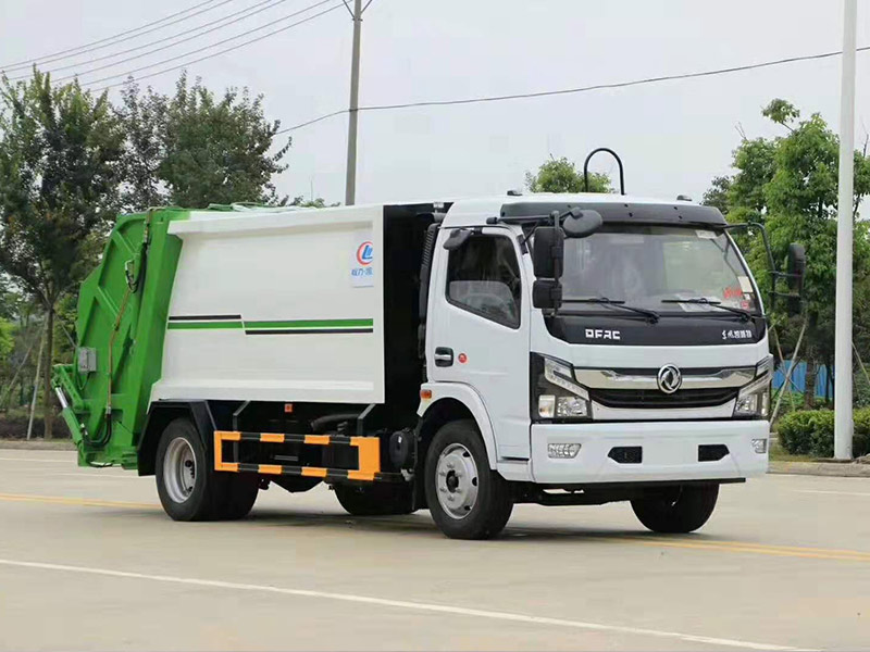 國(guó)六東風凱普特D7壓縮式垃圾車