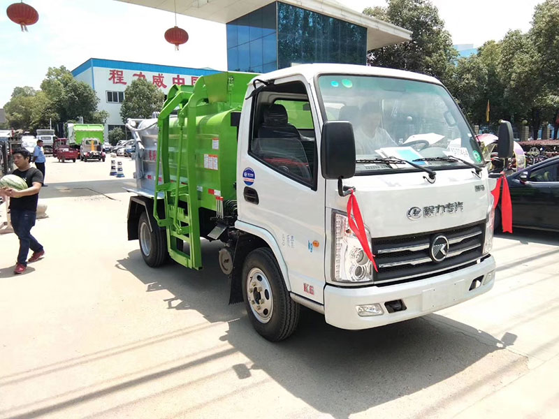 國(guó)六凱馬餐廚垃圾車