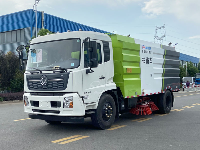 東風天錦掃路車