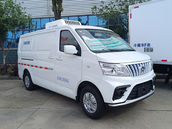 長(cháng)安睿行EM80純電動冷藏車